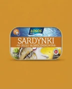 Sardynki w oleju słonecznikowym 125g Łosoś Ustka — opakowanie na tle w kolorze produktu