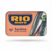 Sardynki w oliwie z oliwek 120g Rio mare — opakowanie, zdjęcie studyjne