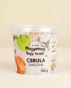 Cebula smażona słoik 100g Orzeszek — opakowanie na tle w kolorze produktu
