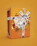 Zestaw herbat ekologicznych w piramidkach Super Goodness Collection English Tea Shop — opakowanie na tle w kolorze produktu