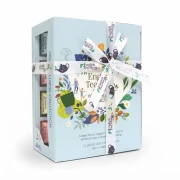 Zestaw herbat ekologicznych w piramidkach Your Wellness Collection English Tea Shop — opakowanie, zdjęcie studyjne