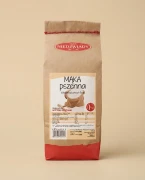 Mąka pszenna 1kg Młyn Niedźwiady — opakowanie na tle w kolorze produktu